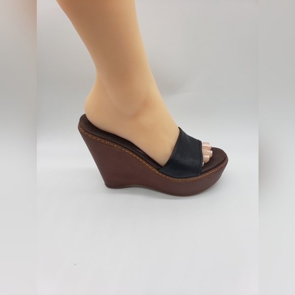 654- Prada Wedge Leather Sandals 37 EU 6.5 US - Picture 1 of 12